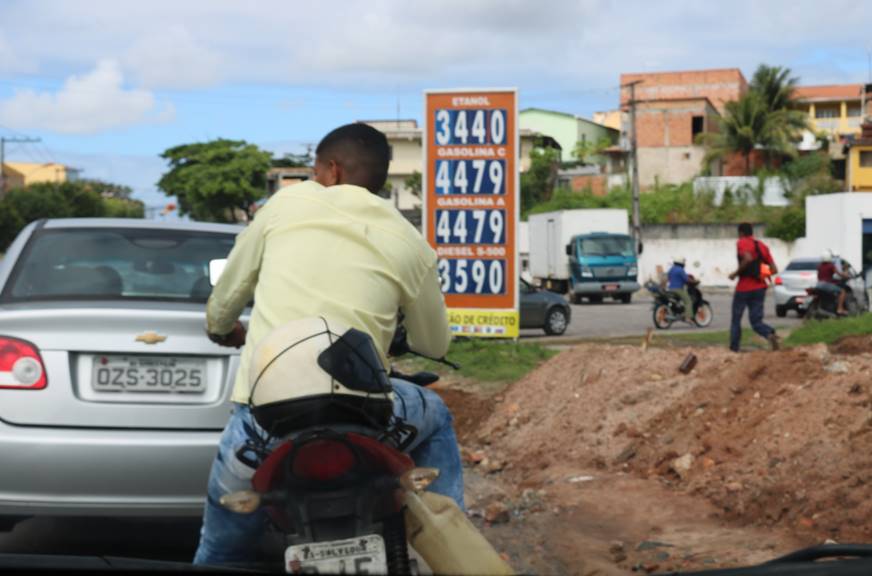 falta de gasolina combustíveis fila em simões filho 2