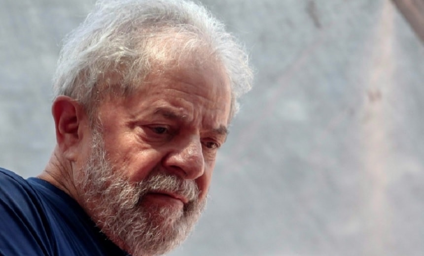 Lula é denunciado pela Lava Jato por lavagem de dinheiro