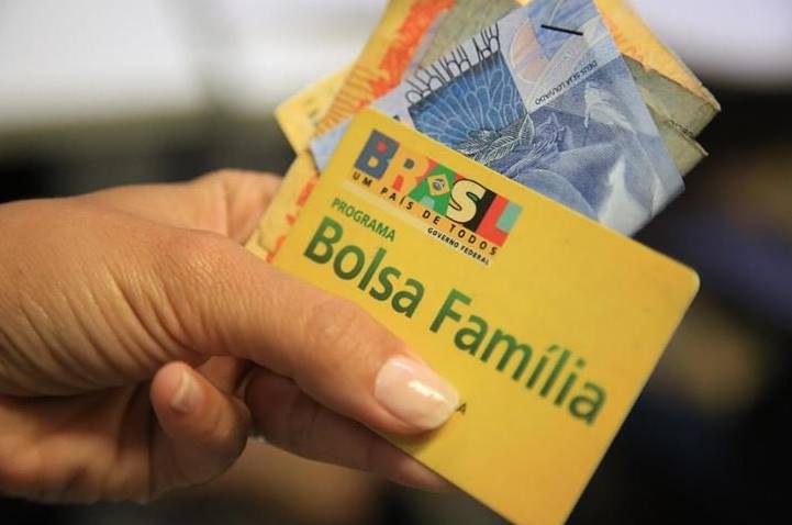Governo libera novo pagamento do Bolsa Família; datas vão de 20 de 31 de maio