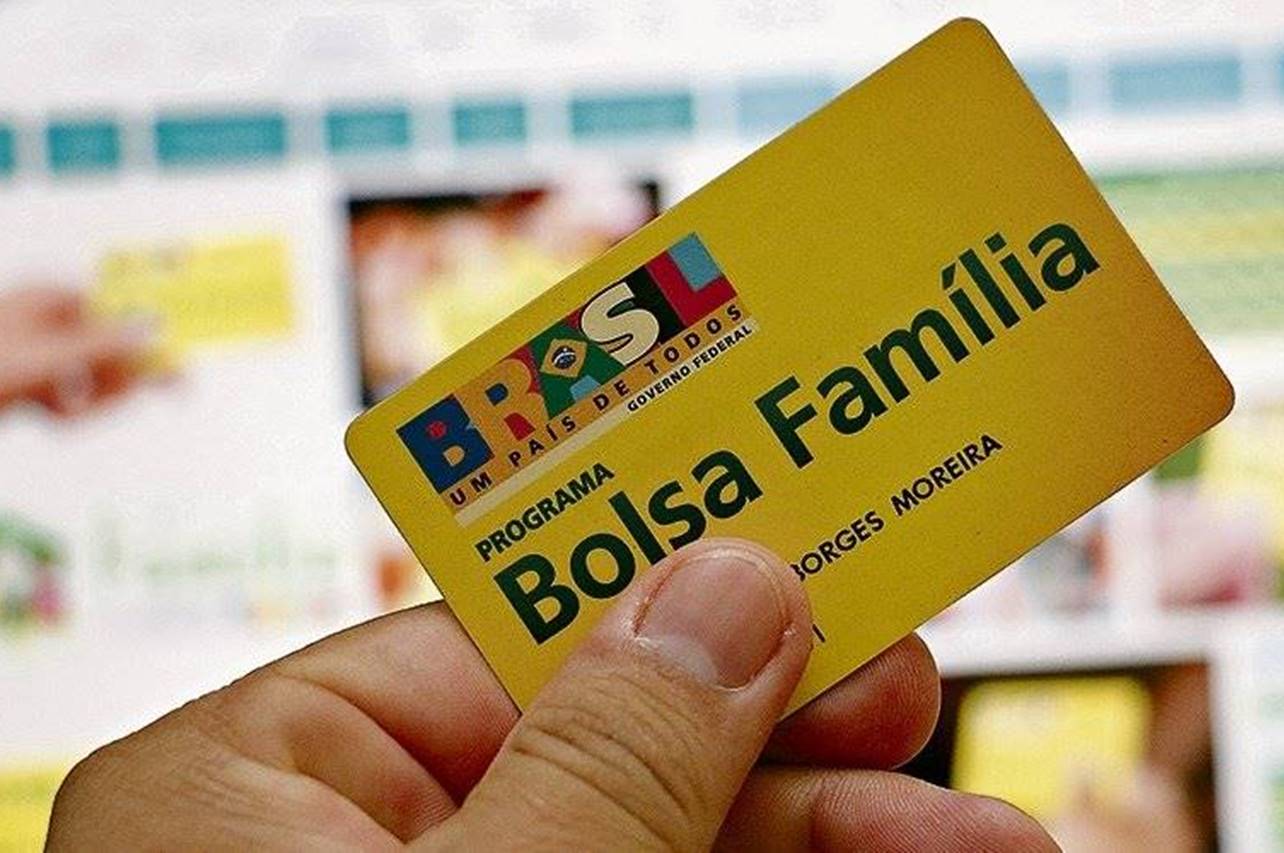 Bolsa Família paga mais de R$ 332 milhões para famílias da Bahia - calendário de novembro