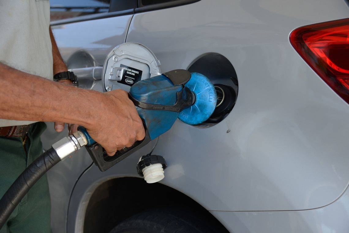 Petrobras reajusta preço médio do litro da gasolina em R$ 0,15