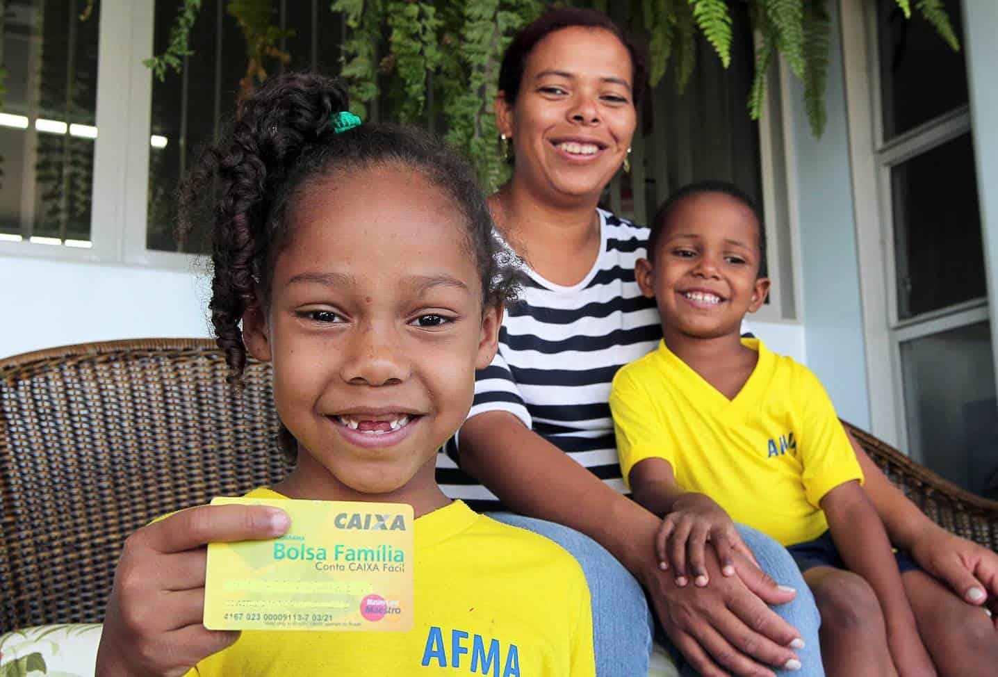13 mil famílias de Simões Filho estão recebendo Bolsa Família em dobro este mês
