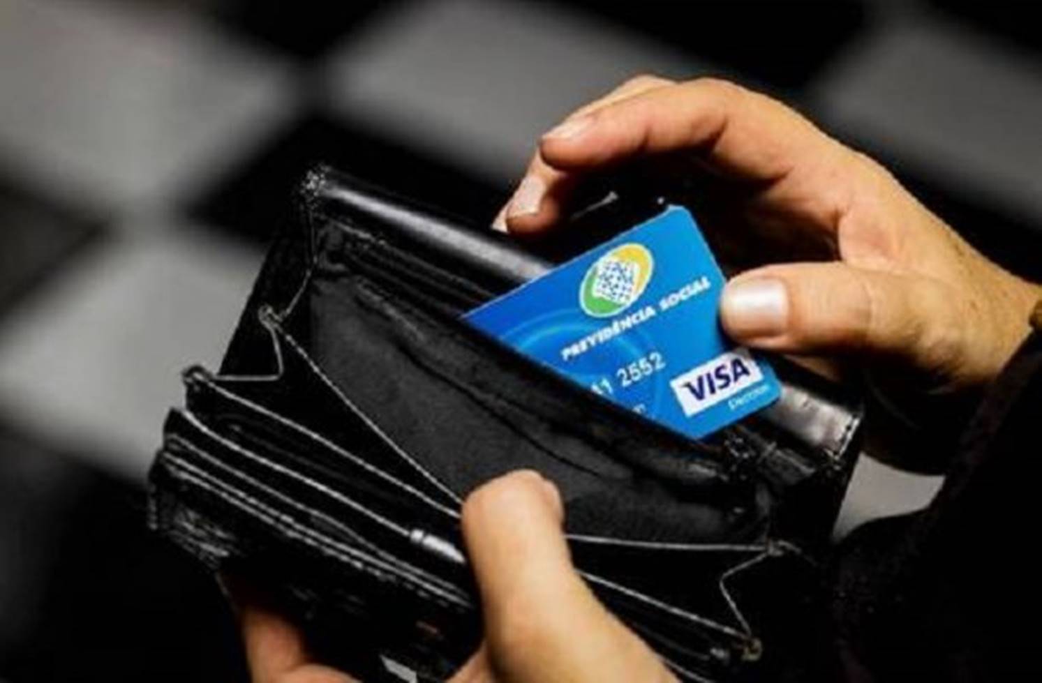 Nova forma de pagamentos do INSS prevê uso de cartão de débito