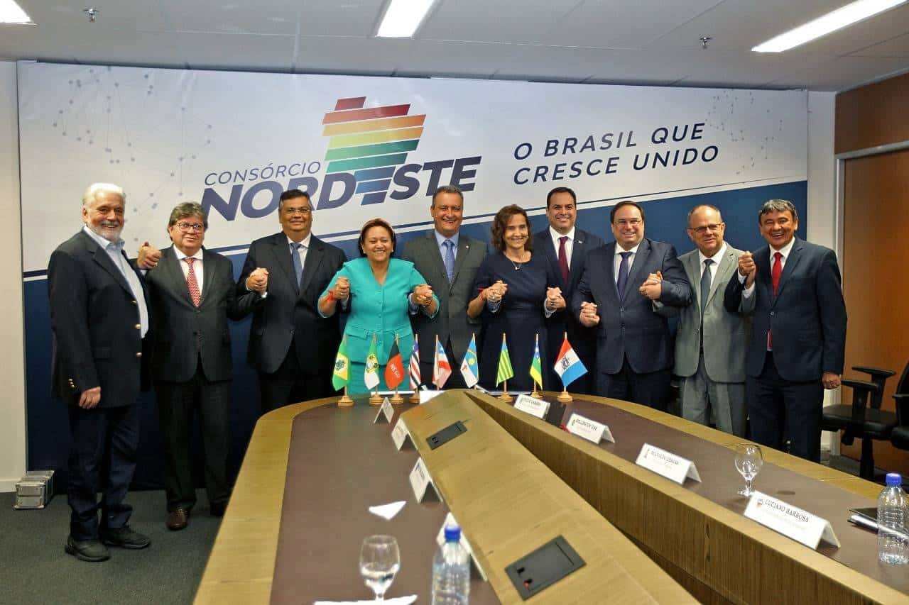 Governadores do Nordeste reagem após Bolsonaro atacar governo de Pernambuco no Twitter