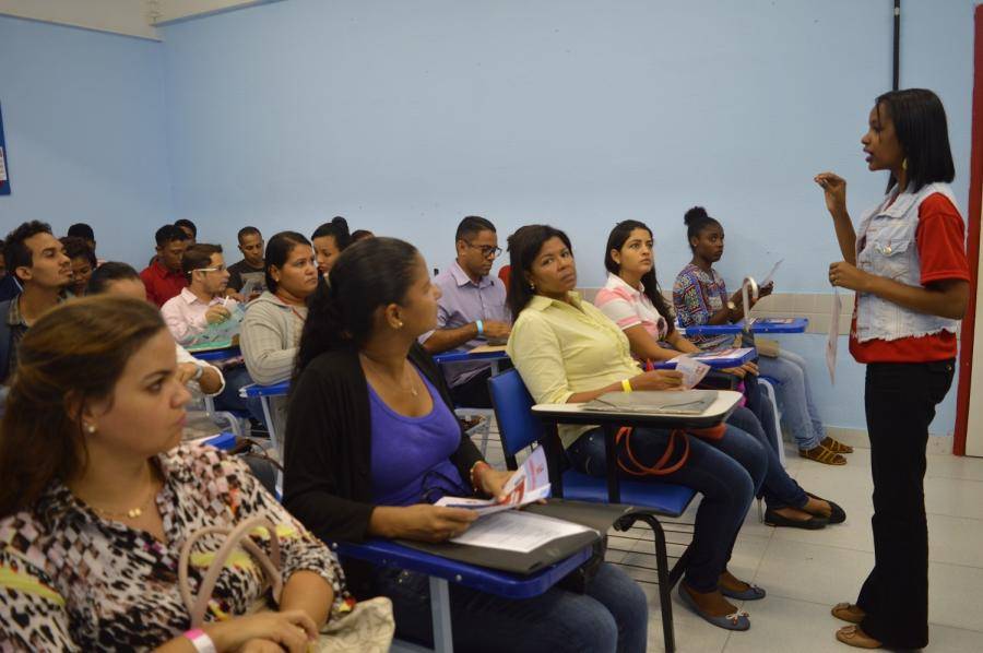 Projeto oferece cursos gratuita em Lauro de Freitas