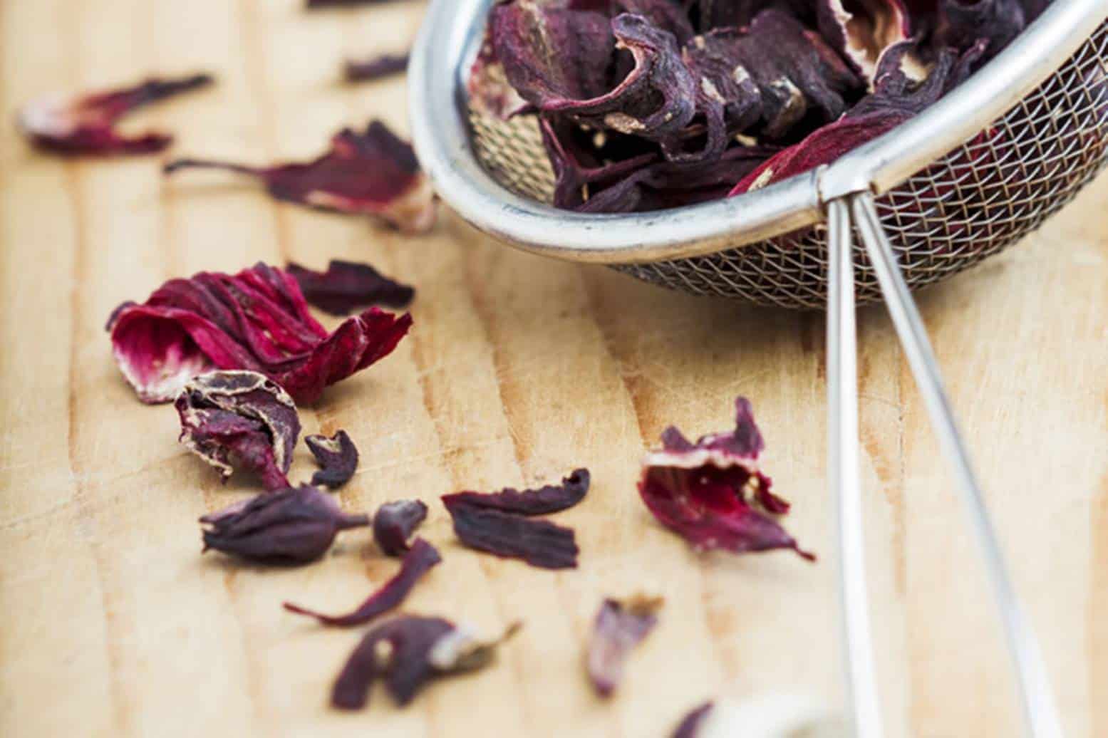 Quer Emagrecer? 7 maneiras de deixar o chá de hibisco mais gostoso