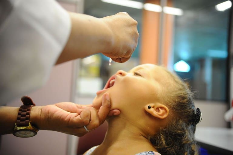 Governo divulga lista de crianças não-vacinadas contra o sarampo