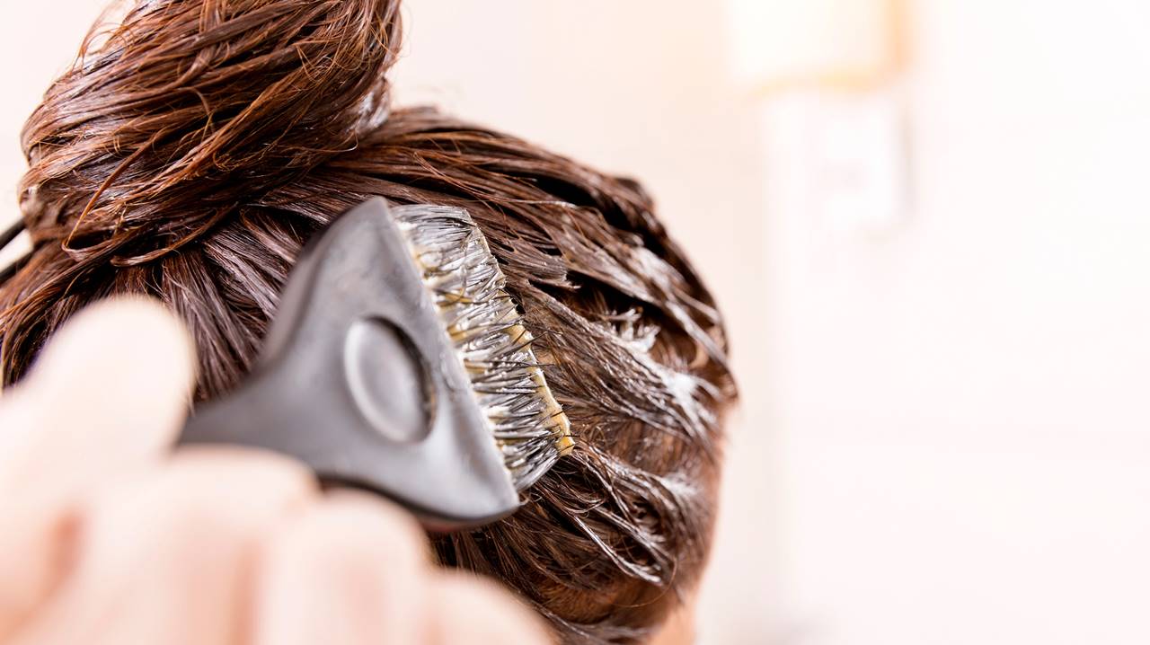 Aprenda a fazer desmaia cabelo caseiro - receitas que realmente funcionam