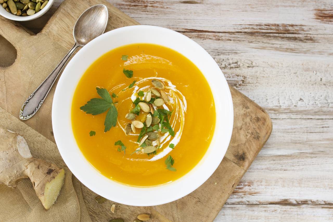 Três receitas caseiras de sopa de abóbora riquíssimas em nutrientes