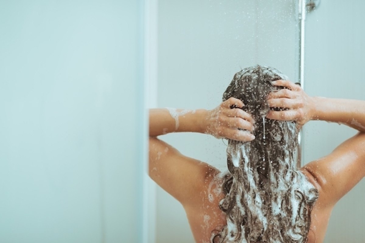Anticoncepcional no shampoo faz o cabelo crescer rápido? Entenda!