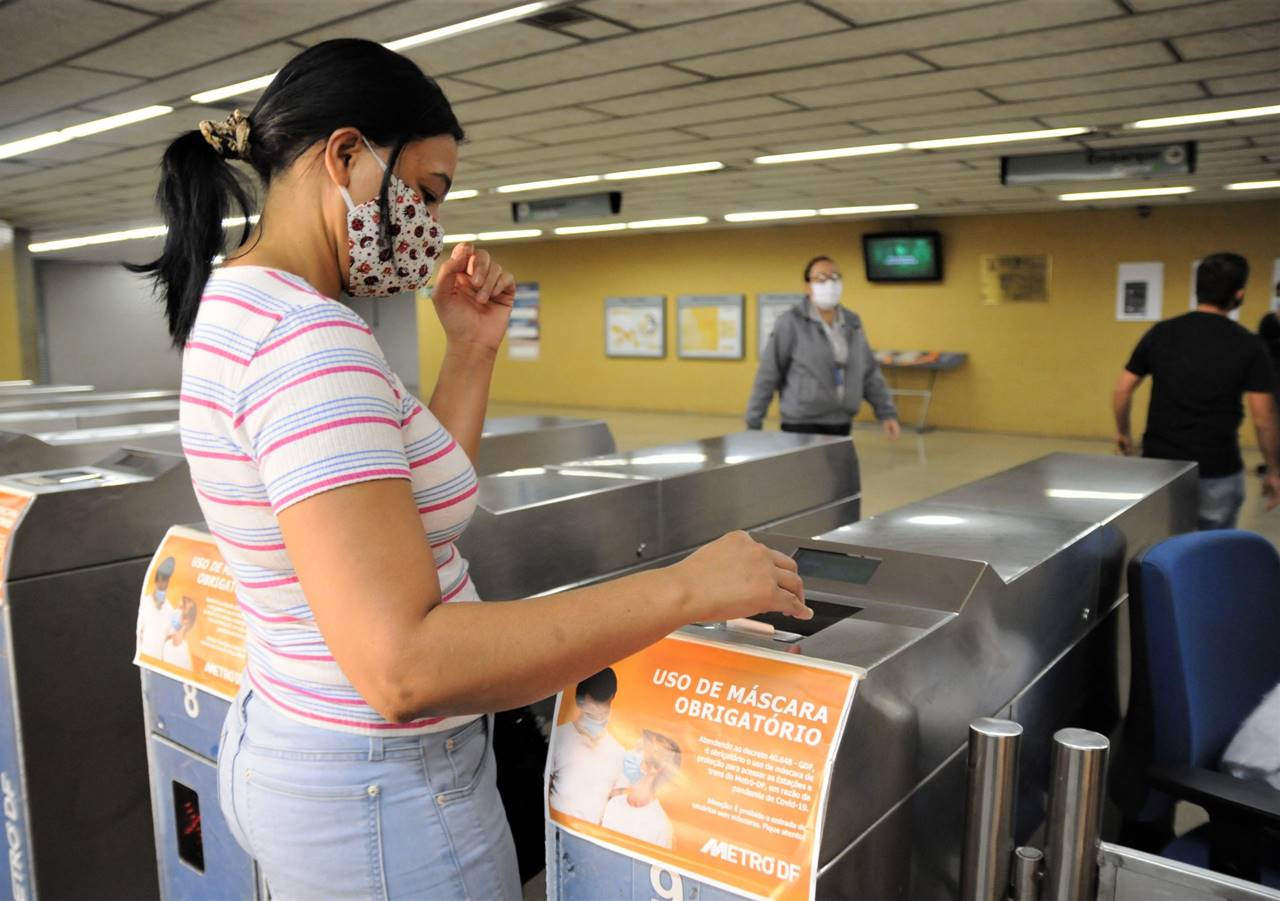 Projeto torna o uso de máscara obrigatório em todo Brasil