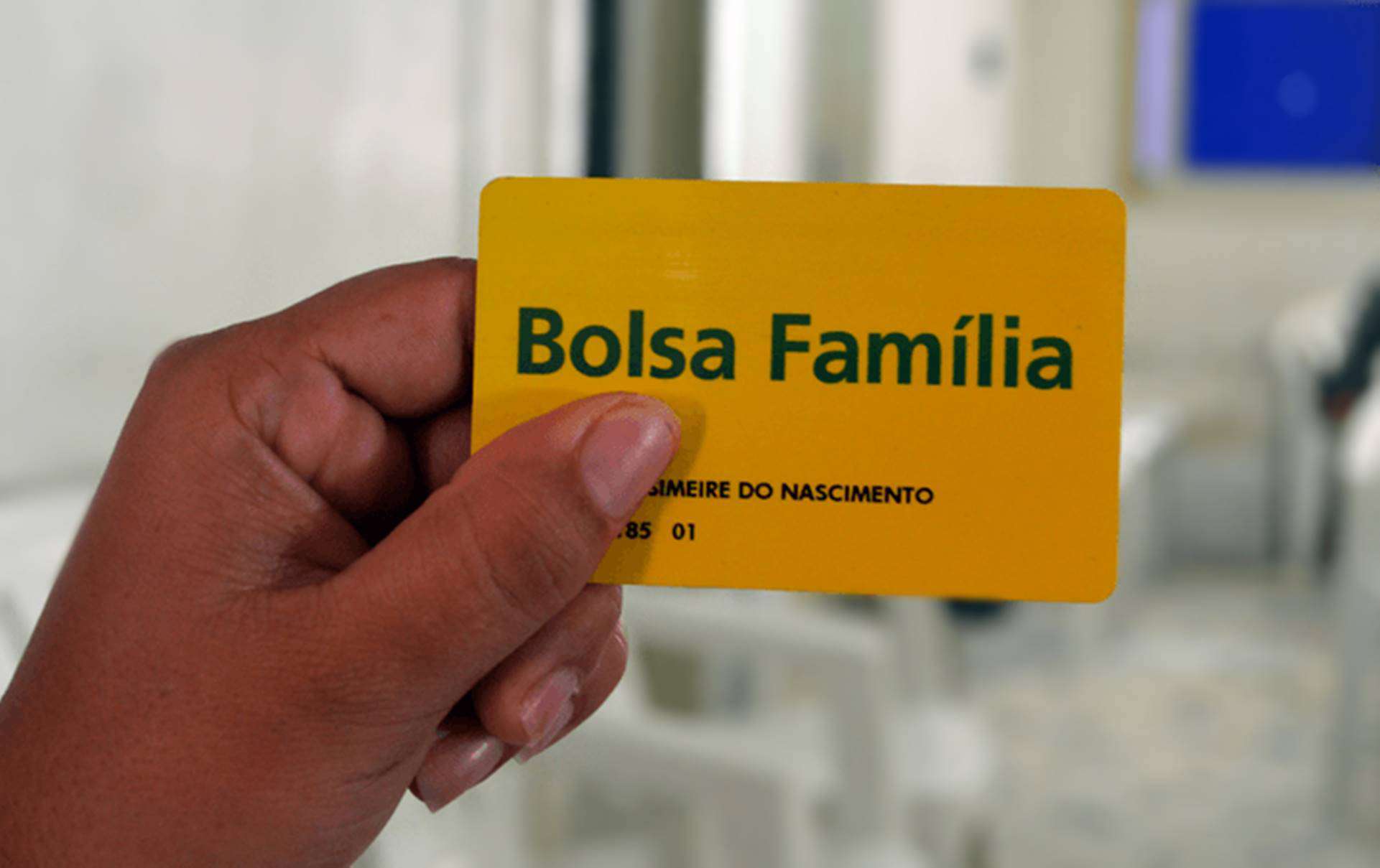 Bolsa Família exclui quase 1 milhão de beneficiários; veja quem foi cortado