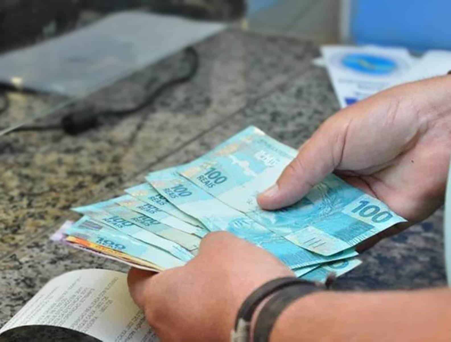 Senado confirma proposta de salário extra para aposentados e pensionistas do INSS