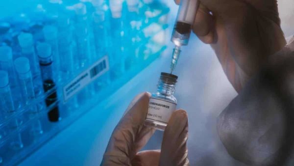 USP busca voluntários para testar vacina contra o HIV