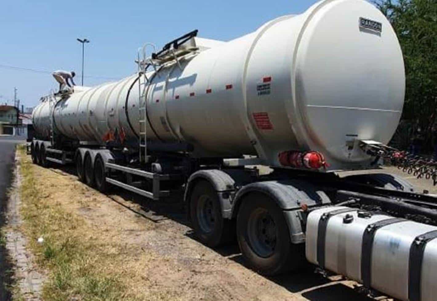 Carga de combustível roubada em Candeias é recuperada