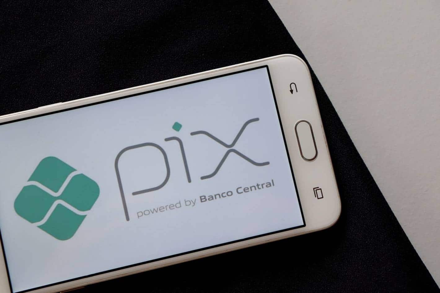 Nubank e Mercado Pago cadastraram Pix sem autorização e clientes reclamam