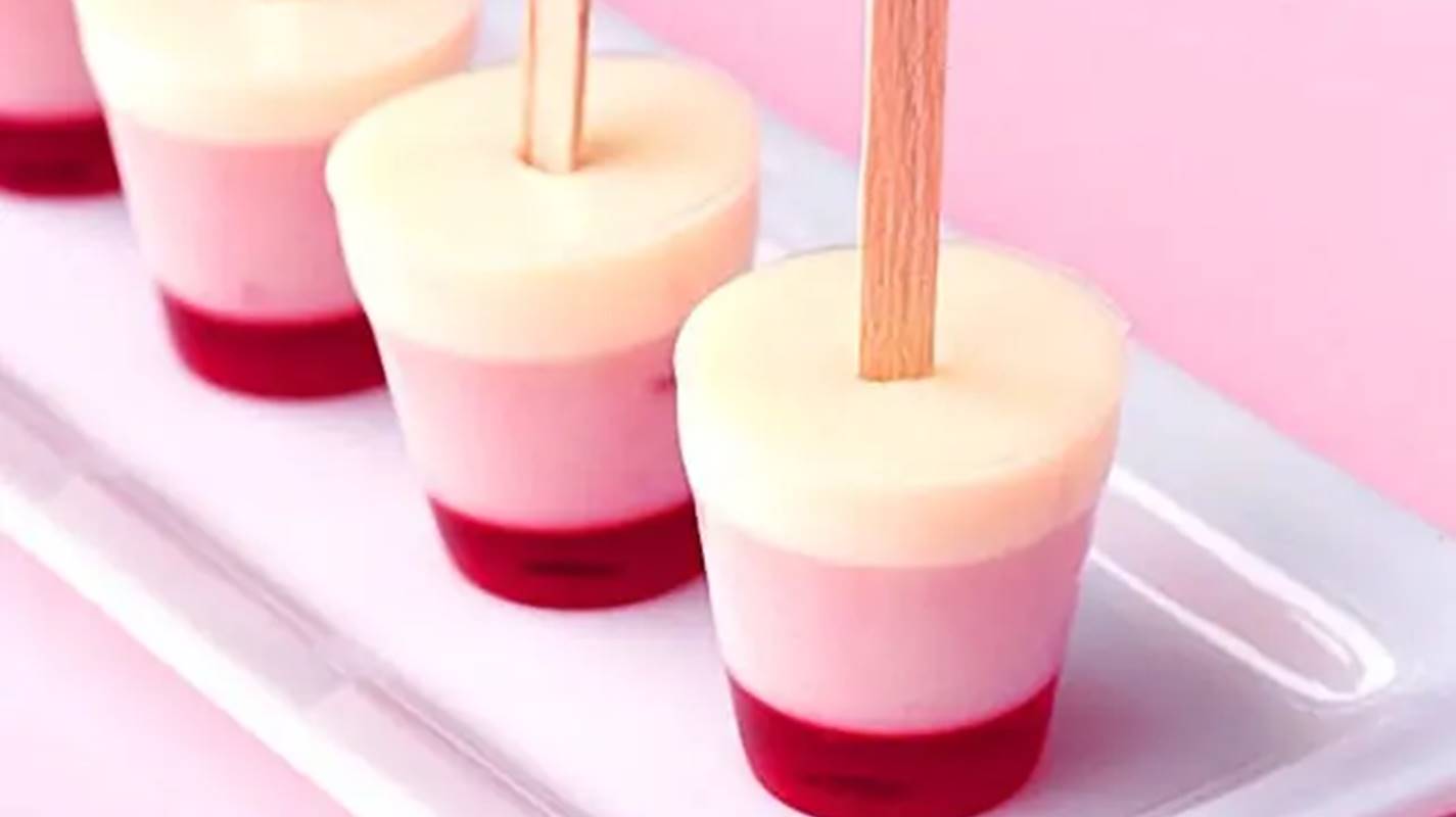 Aprenda a fazer picolés de geleia de iogurte fáceis, gostosos e divertidos