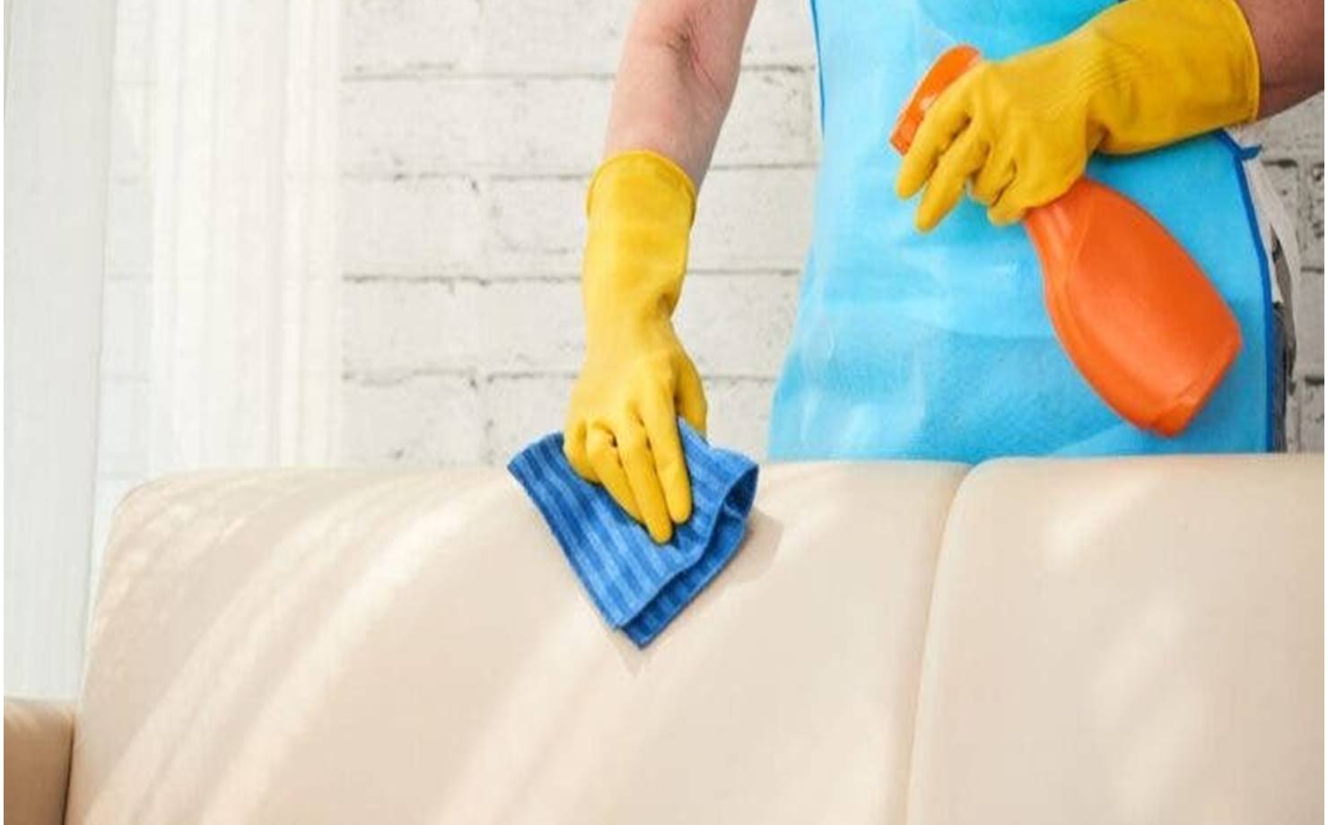 Mistura caseira para limpar estofados da casa e deixá-los como novos 