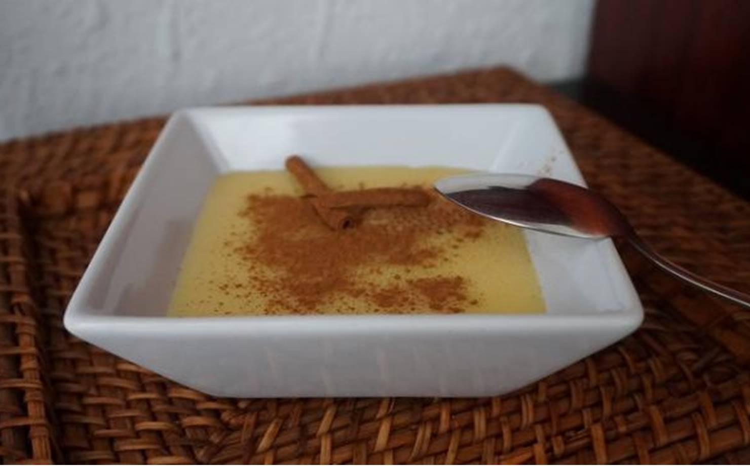 Aprenda a preparar um delicioso creme caseiro com amido de milho
