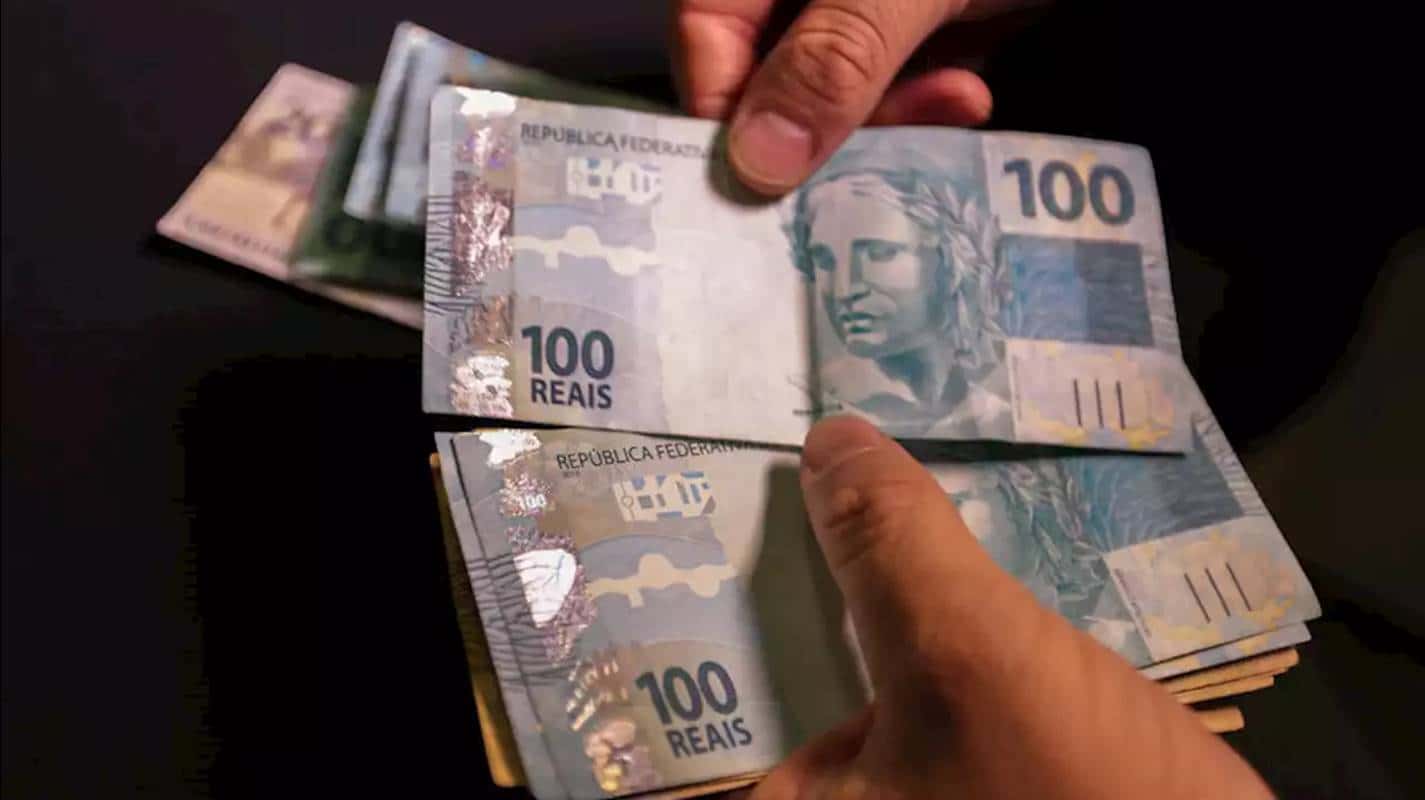 Câmara aprova MP do novo salário mínimo de R$ 1.100