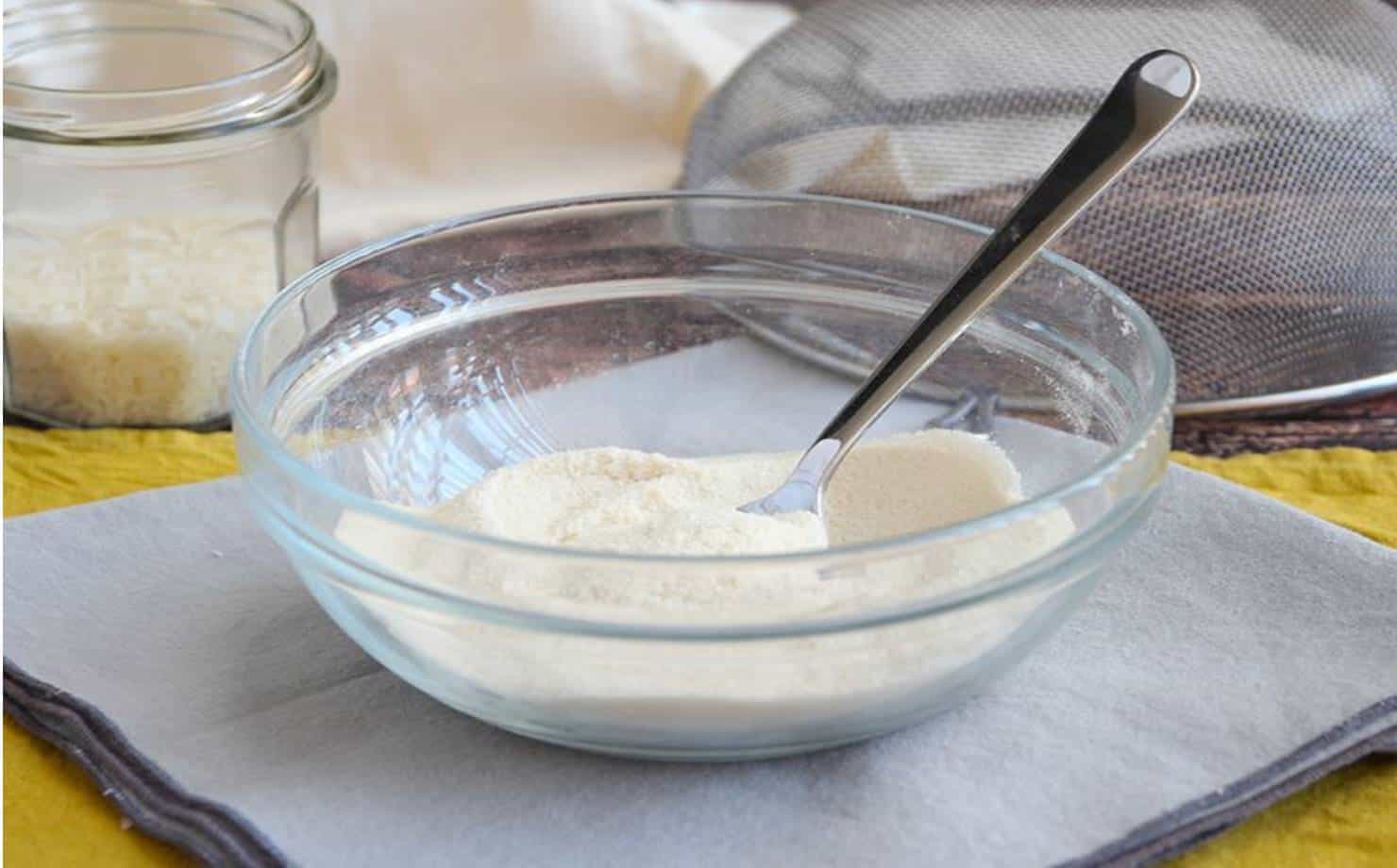 Veja como fazer farinha de arroz caseira para usar em diversas receitas