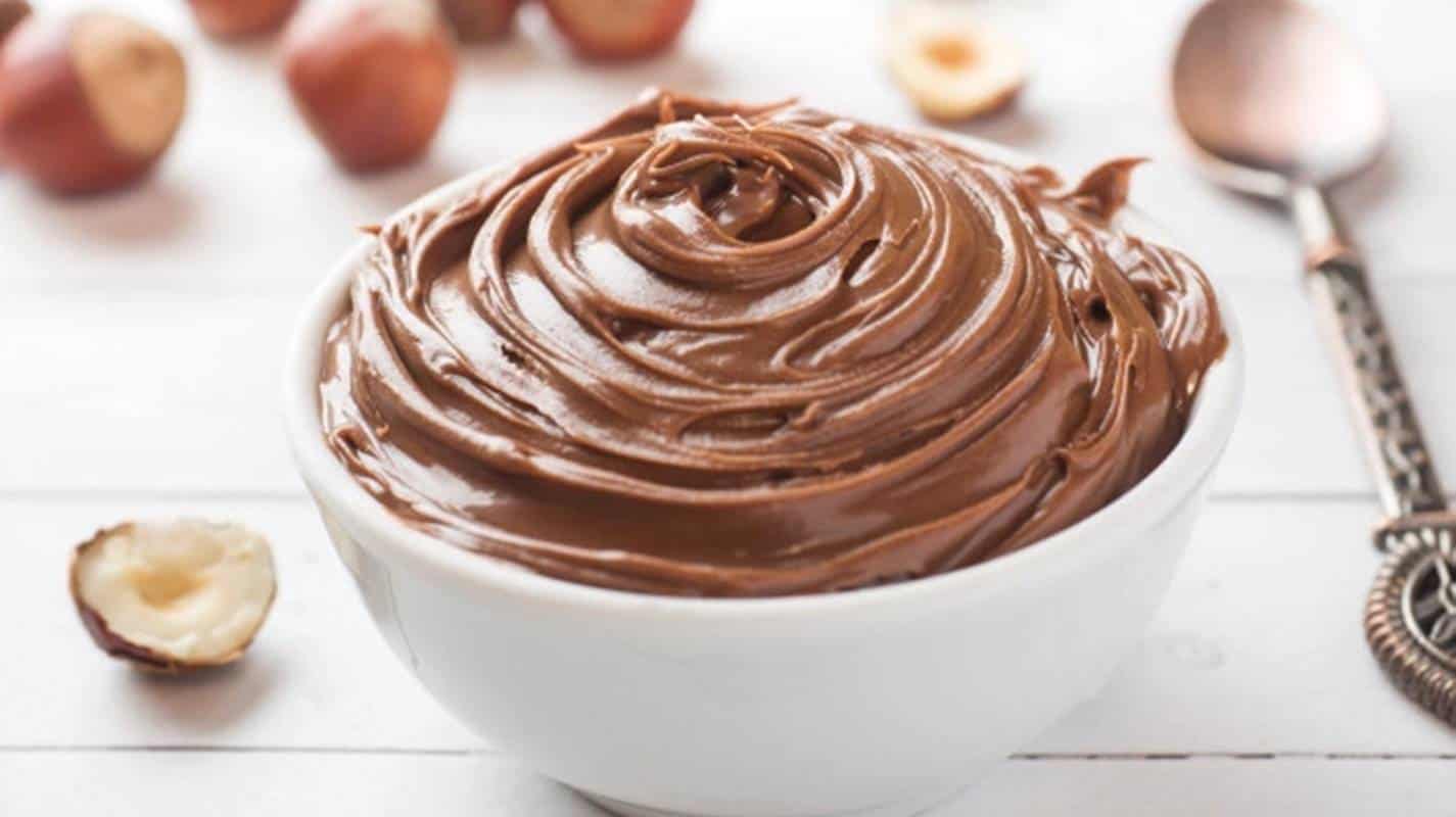Nutella caseira saudável, sem açúcar e sem gordura - 4 ingredientes em 10 minutos