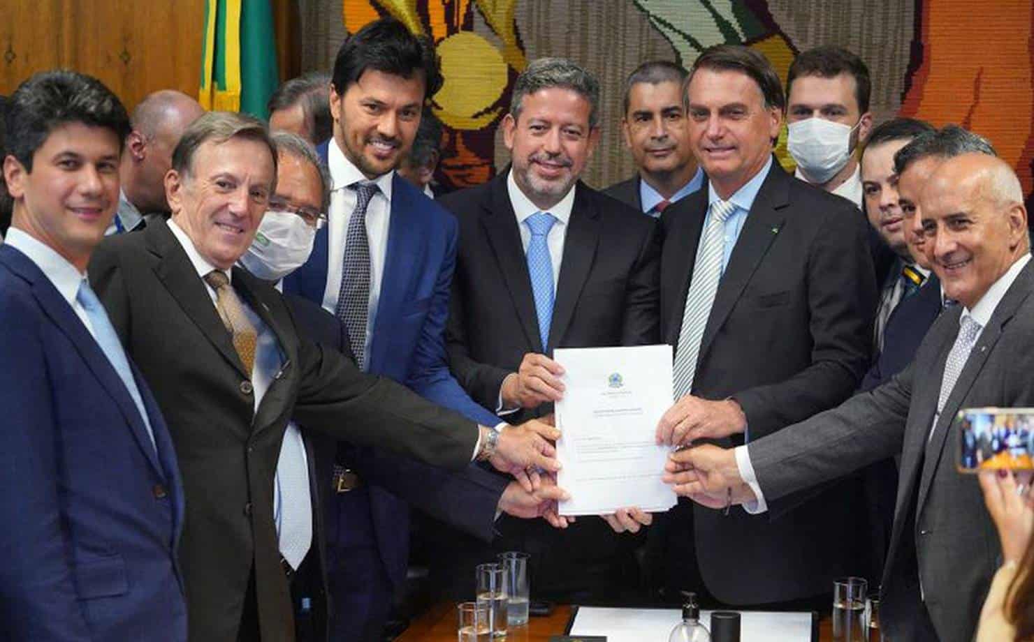  Projeto para Privatização dos Correios é entregue à Câmara por Bolsonaro