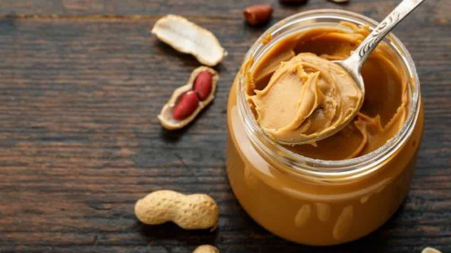 Prepare uma deliciosa manteiga de amendoim com 3 ingredientes