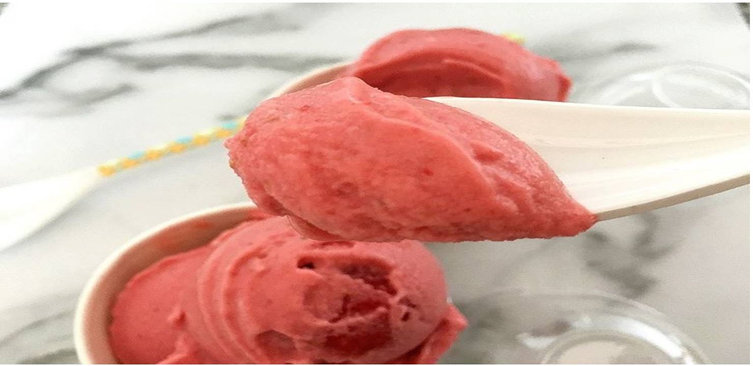 Com 2 ingredientes você fará um delicioso sorvete de morango 