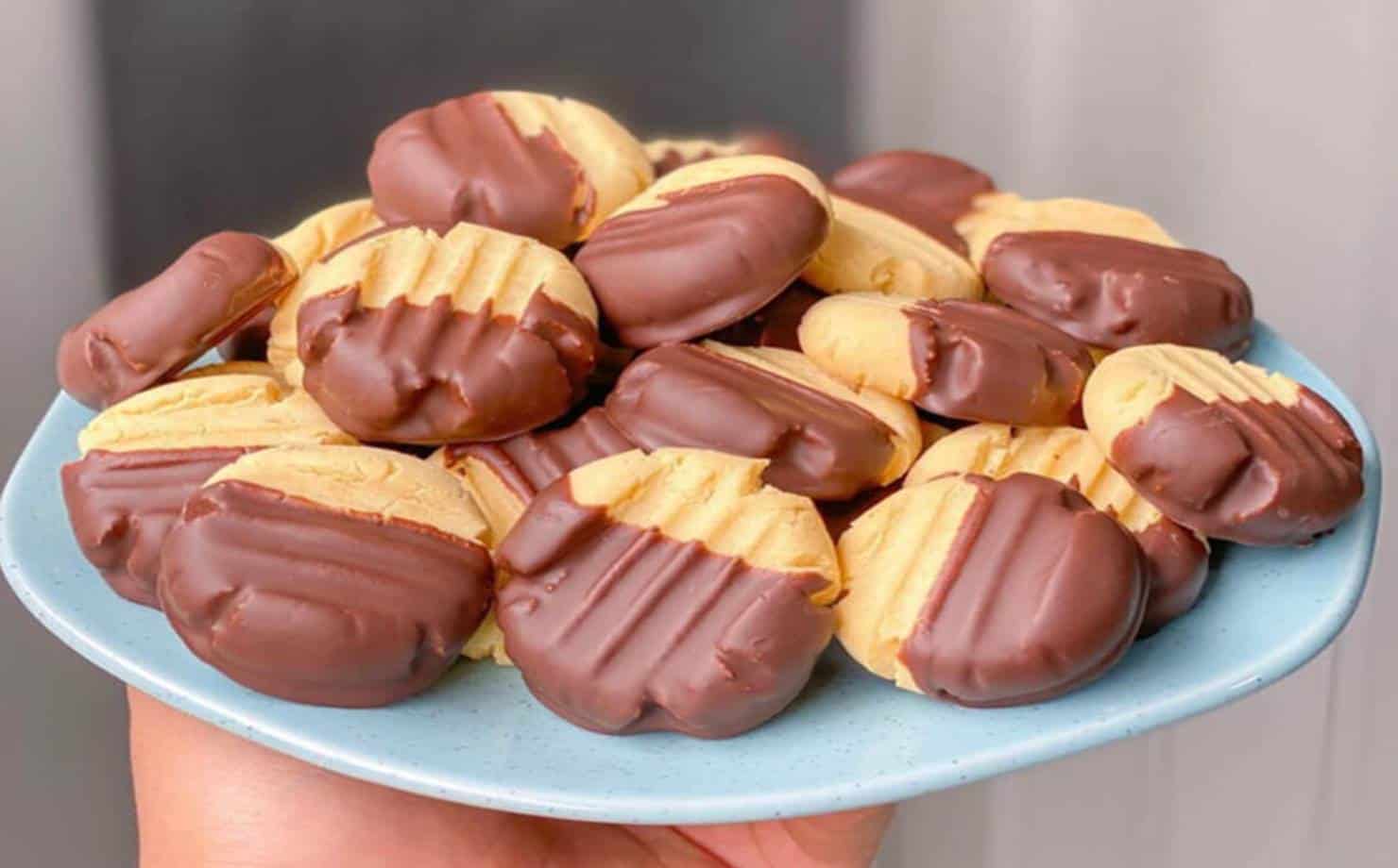 Veja como fazer esses deliciosos biscoitos de leite em pó e chocolate