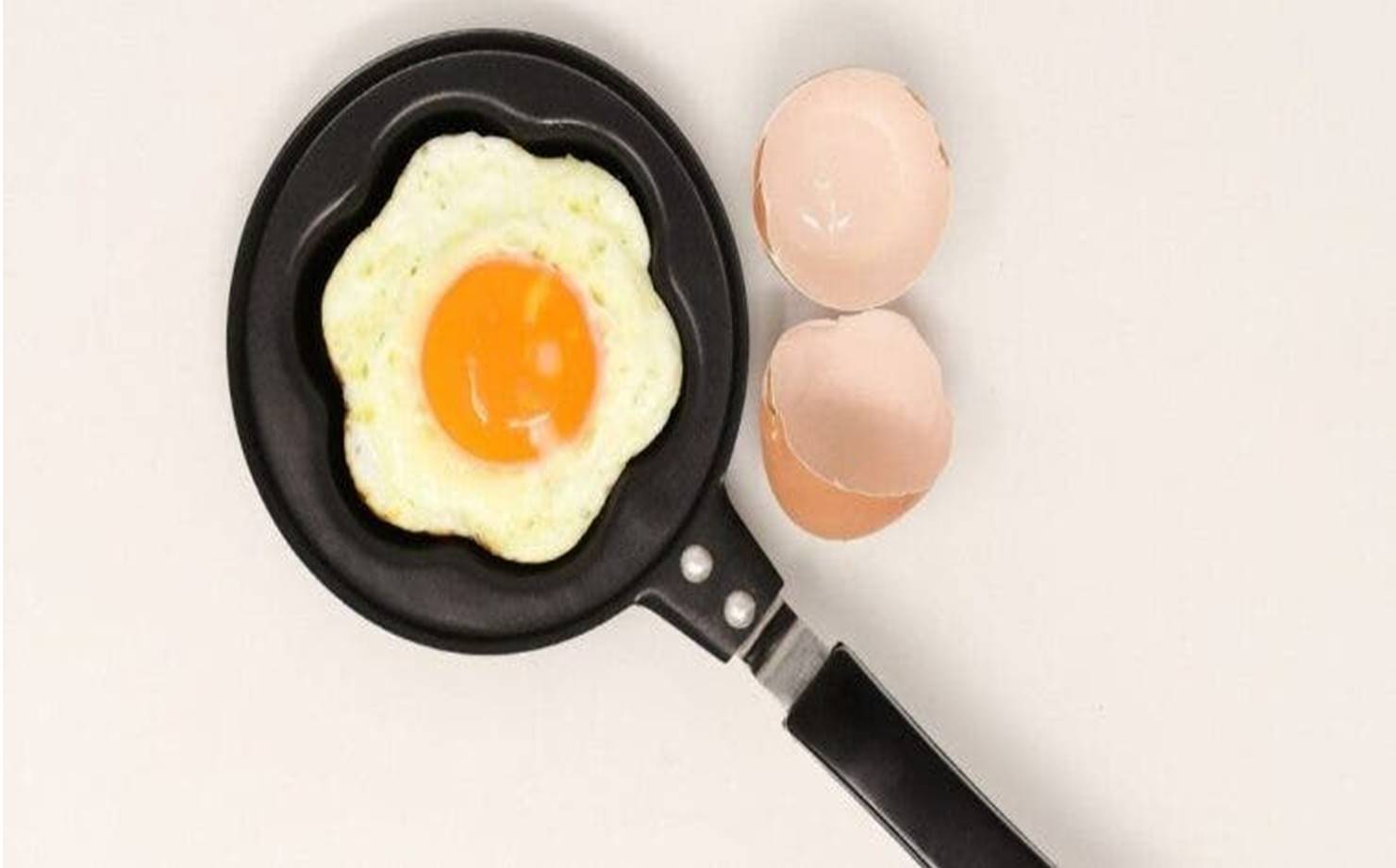 Aprenda 3 maneiras de fazer ovos fritos sem usar óleo