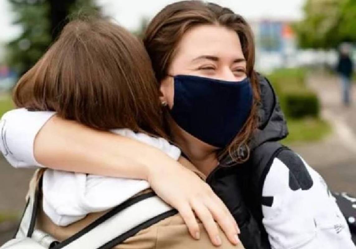 Inglaterra libera abraços e comércio após 1º dia sem mortes na pandemia