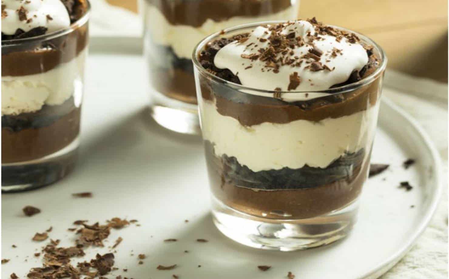 Prepare uma irresistível sobremesa cremosa com 3 chocolates