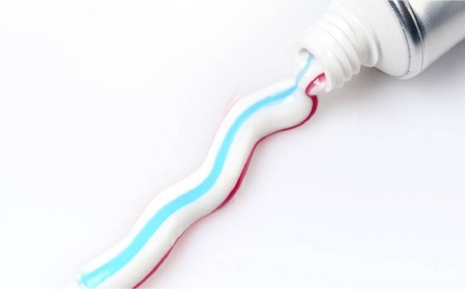 7 truques incríveis de limpeza com pasta de dente