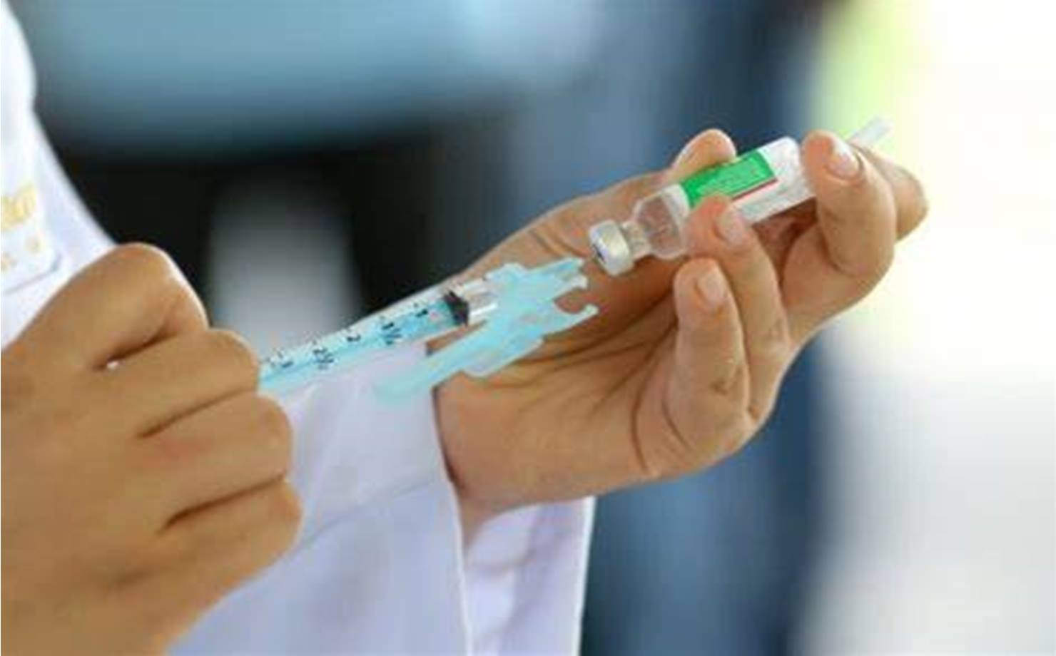 Simões Filho retoma a vacinação para adolescentes sem comorbidades; veja o cronograma de vacinação desta semana