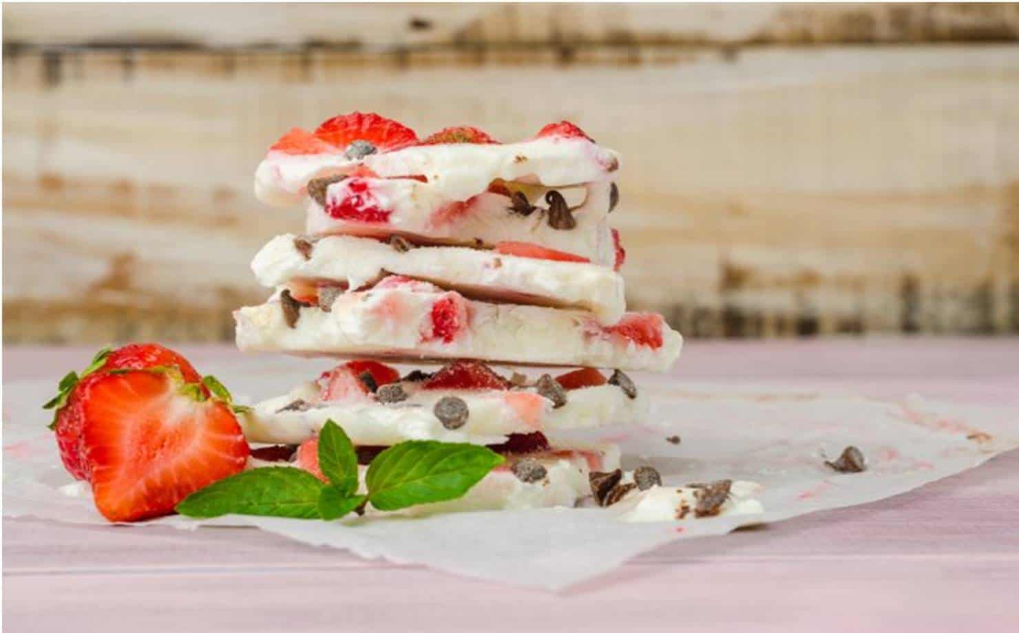 Lanche Saudável: prepare deliciosas barras de iogurte, chocolate e frutas