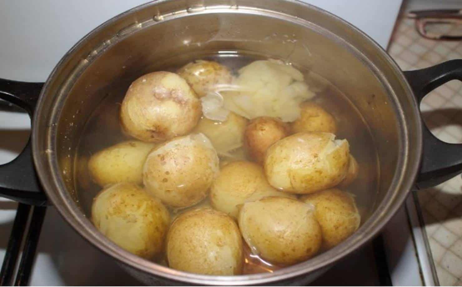 Saiba como é fácil fazer o cozimento de suas batatas com dicas simples que te ajudara a obter as melhores batatas cozidas