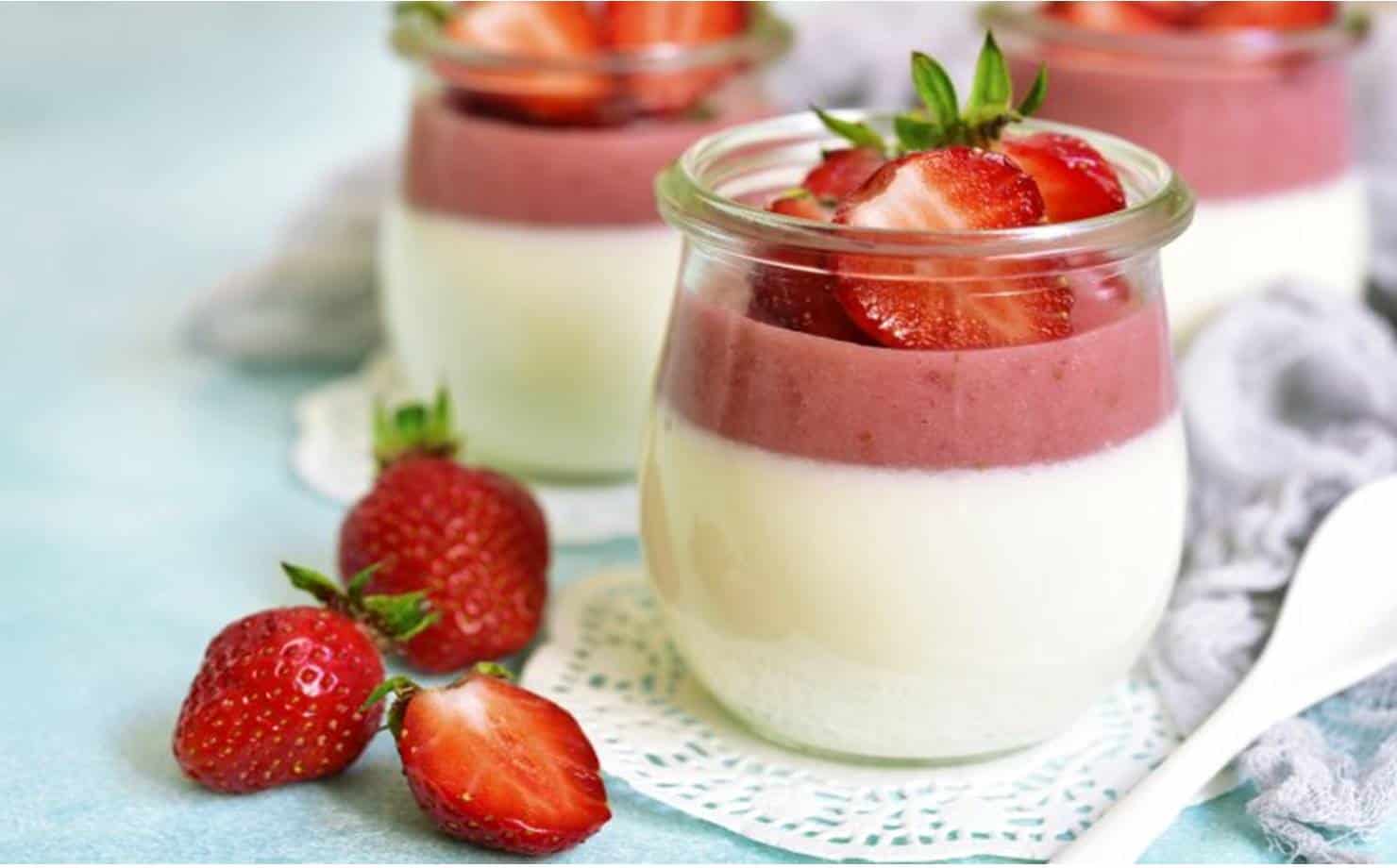 Experimente a melhor geleia de frutas vermelhas com iogurte