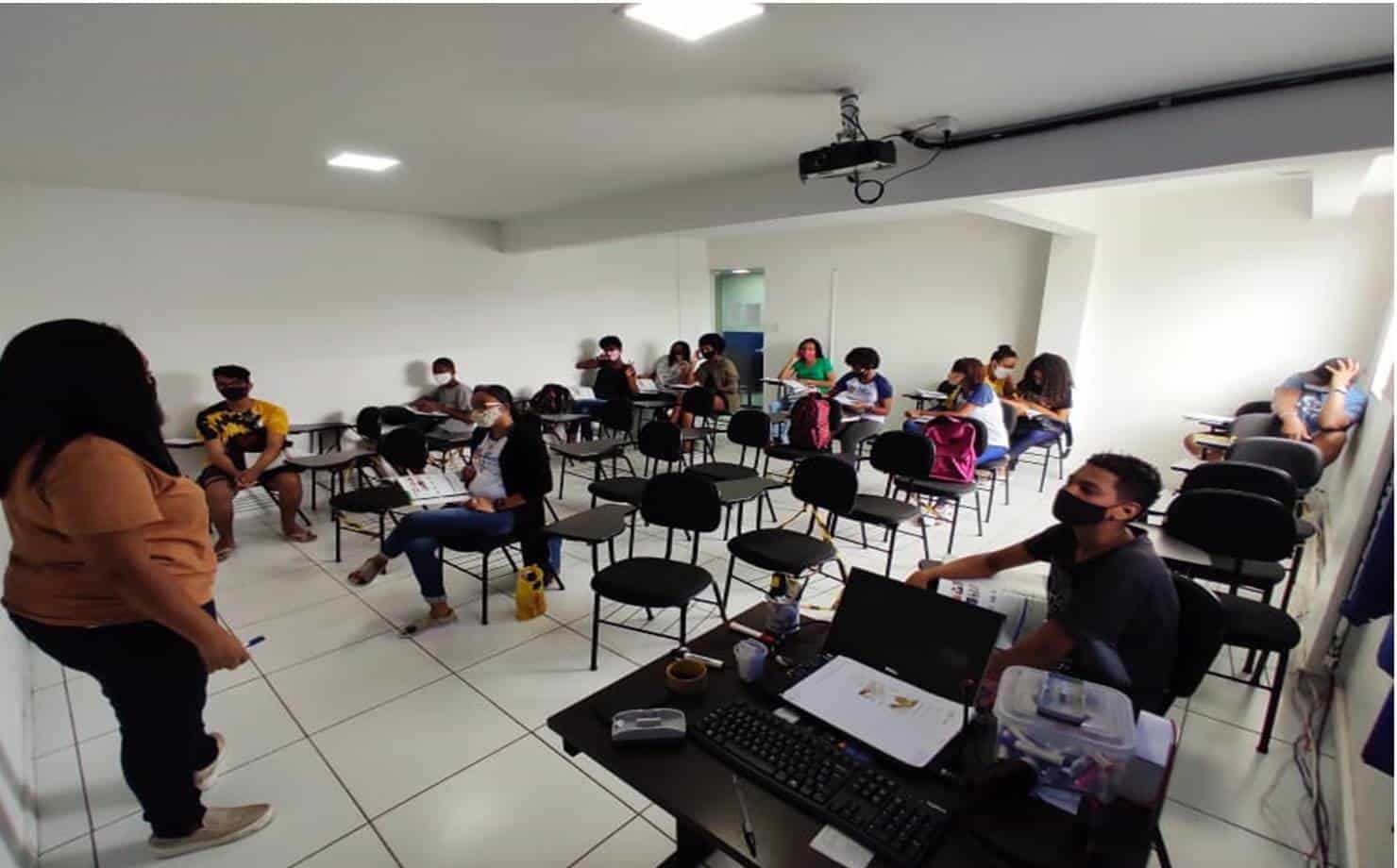 Rede Capacita abre matrícula para 6ª turma do Supletivo Ensino Médio em Simões Filho; confira