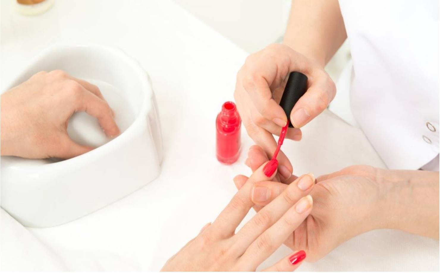 Antes de fazer sua manicure, lembre-se desses cuidados para não correr riscos