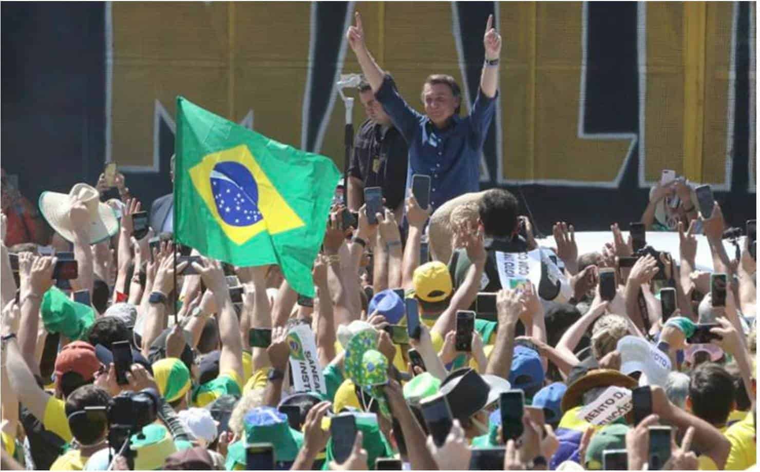 Bolsonaro faz discurso com ameaças golpistas ao Supremo