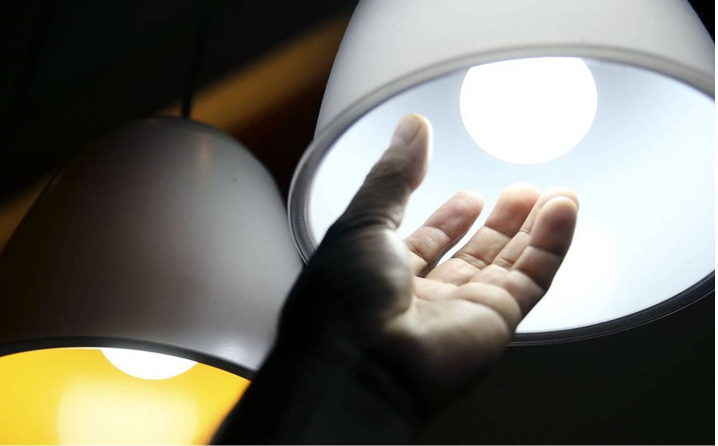 8 dicas para economizar na conta de luz da sua casa
