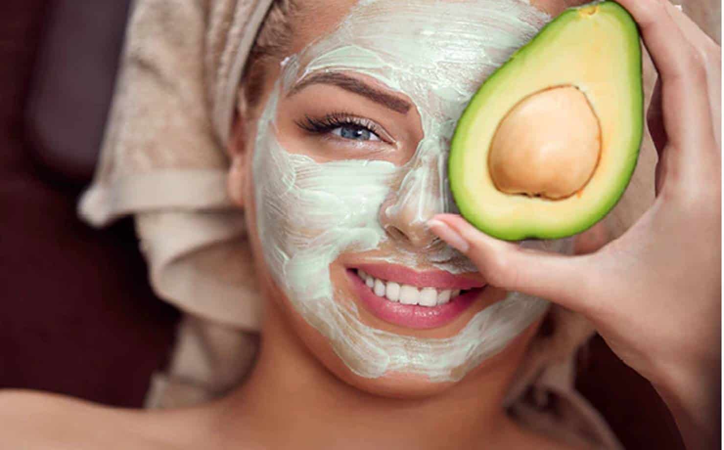 Adeus Pele Seca: veja como o abacate ajuda curar pele seca e irregular