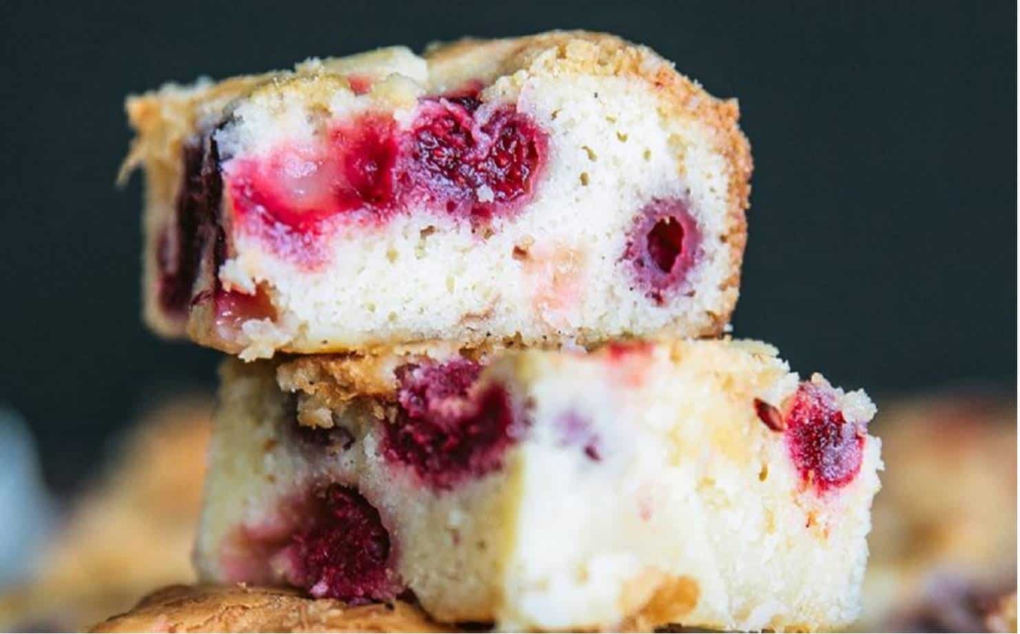 Pedaços de Bolo de Chocolate Branco