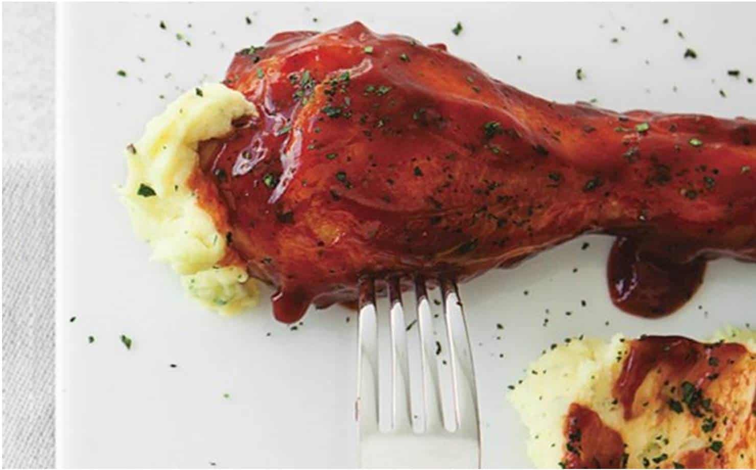 Aproveite essa receita de frango em marinada de tamarindo
