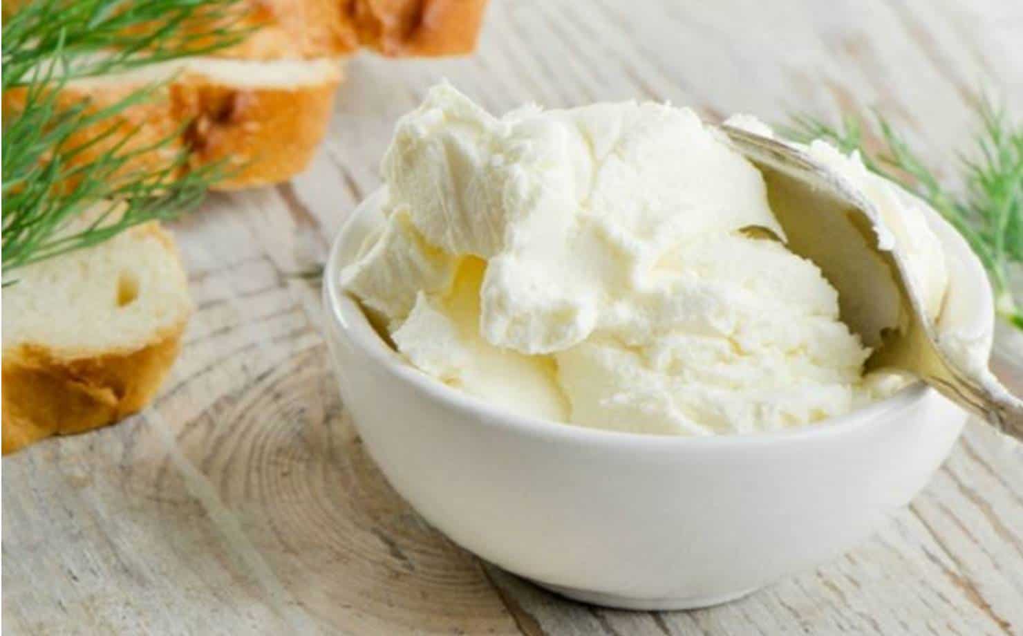 Como fazer seu próprio cream cheese caseiro com 3 ingredientes