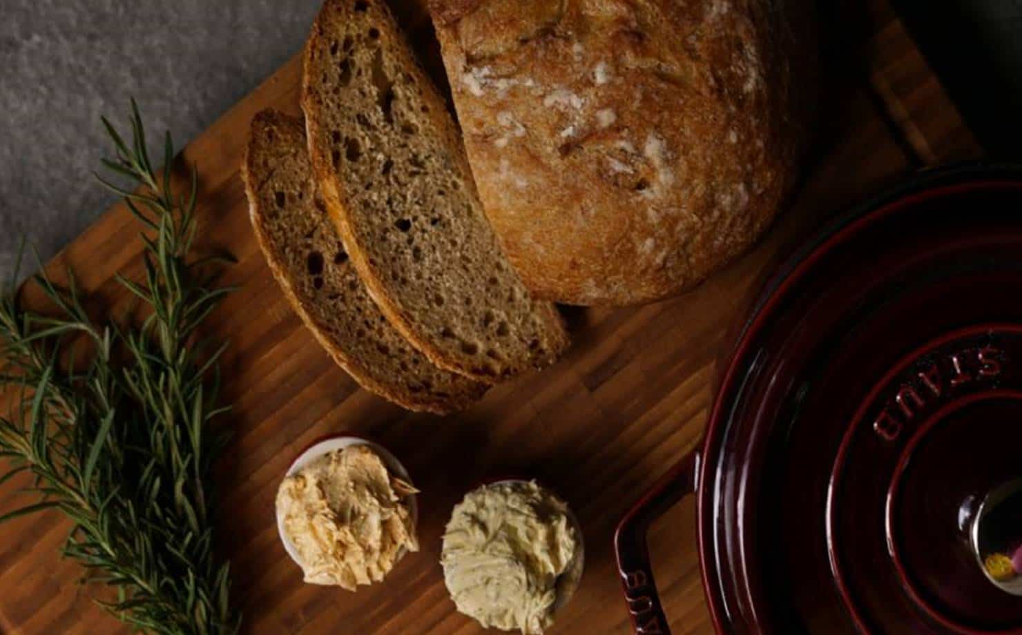 Como preparar pão caseiro integral aromatizado