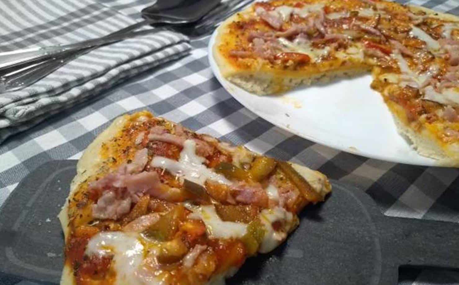 Receita Fácil e Gostosa de Pizza no Microondas
