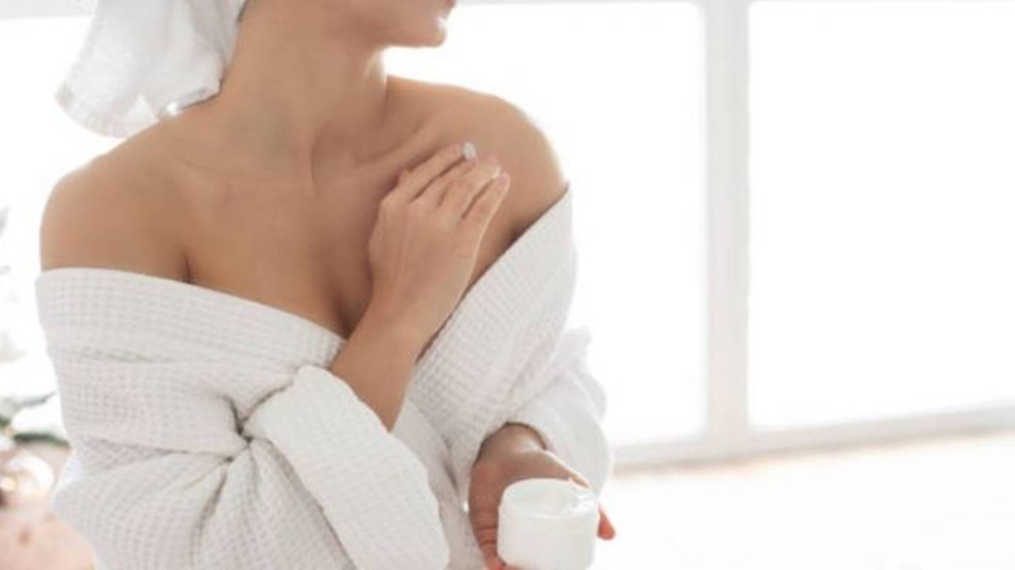 Erros comuns ao aplicar creme corporal na pele que devemos evitar