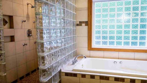 Receita caseira ideal para tirar manchas dos azulejos do banheiro